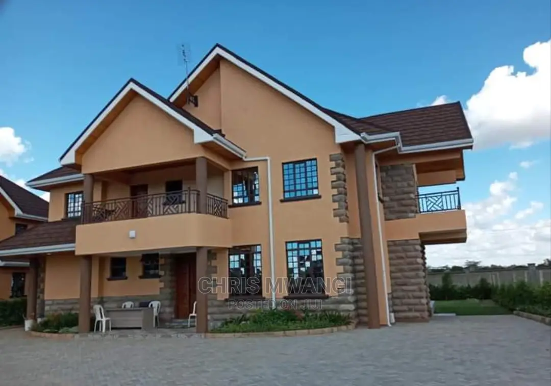 Furnished Maisonette with 4 Bedrooms for Sale on Kenyatta Street in Kenyatta Road / Theta