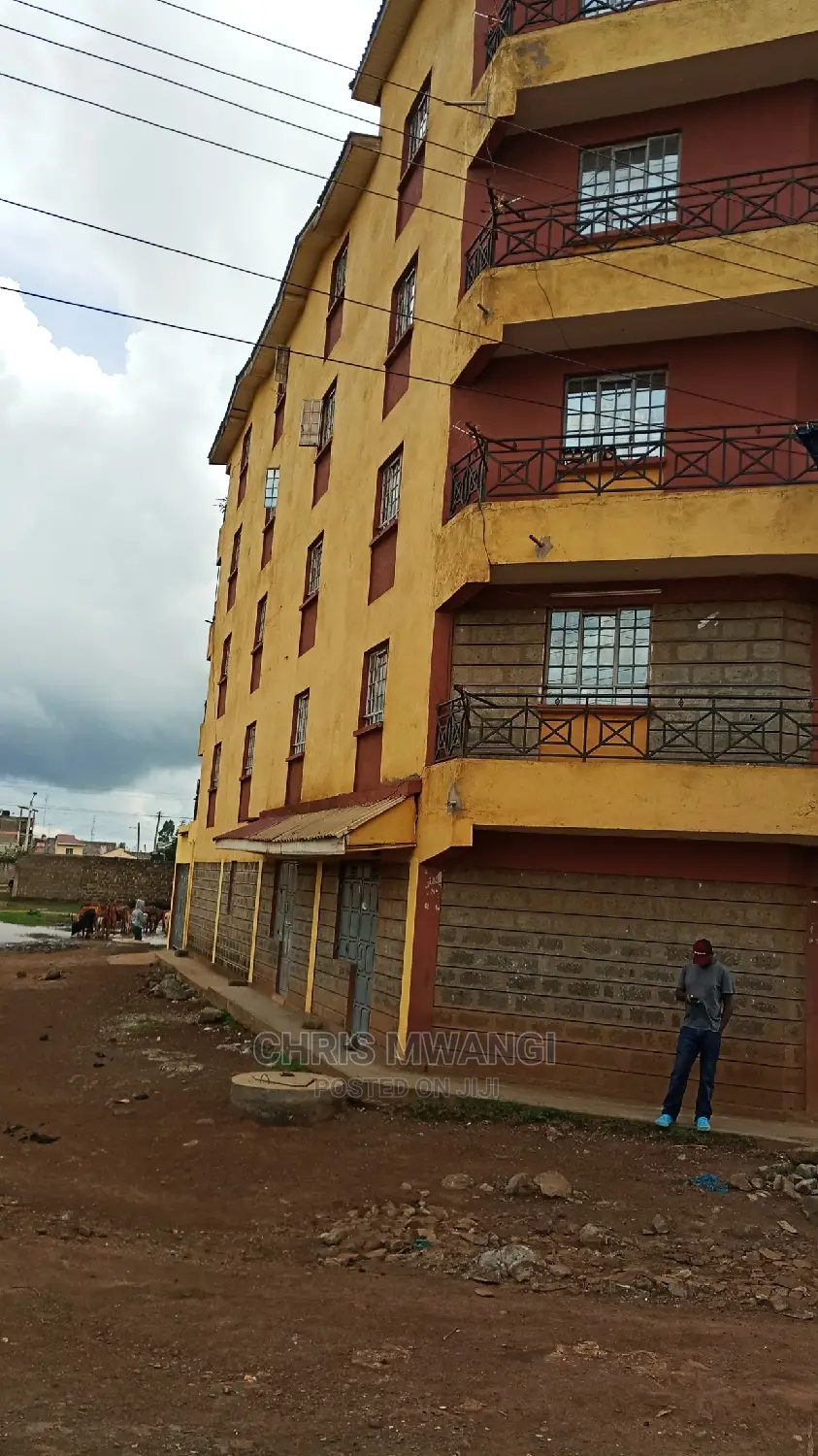 Modern 1-Bedroom Apartment in Kenyatta Road - For Sale in Kenyatta Road / Theta 