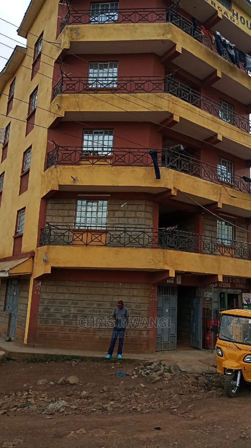 Modern 1-Bedroom Apartment in Kenyatta Road - For Sale in Kenyatta Road / Theta 