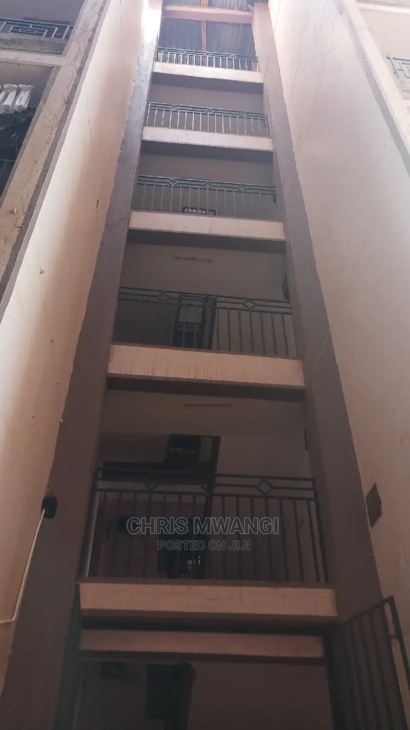 Modern 1-Bedroom Flat in Kinoo, Regen - Now Available in Regen