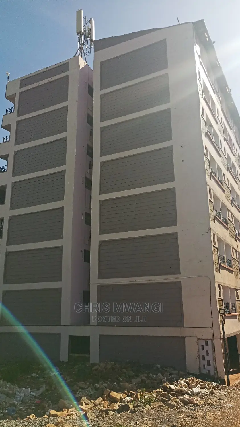 Modern 1-Bedroom Flat in Kinoo, Regen - Now Available in Regen