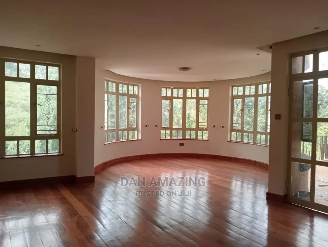 9-Bedroom Maisonette in Exclusive Nyari Neighborhood for Sale in Nyari