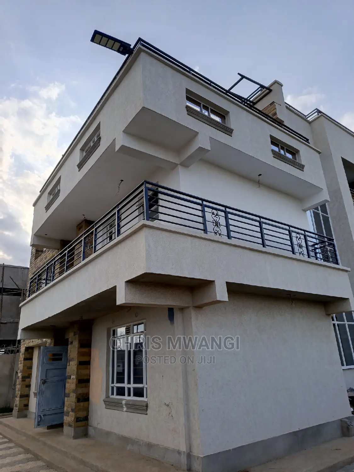 Maisonette for Sale - 5 Spacious Bedrooms in Emarlands Plains, Kamakis in Kamakis