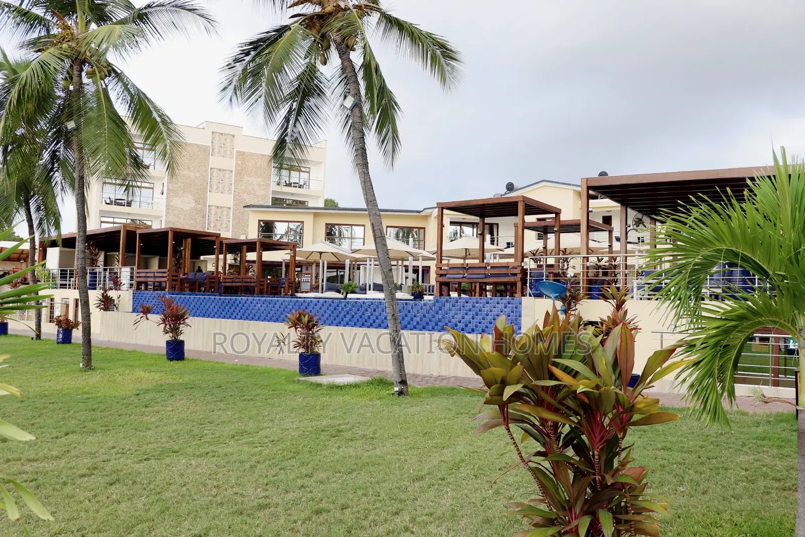 1-Bedroom Jumeirah Beachfront Apartment - Bed and Breakfast Deal in Nyali