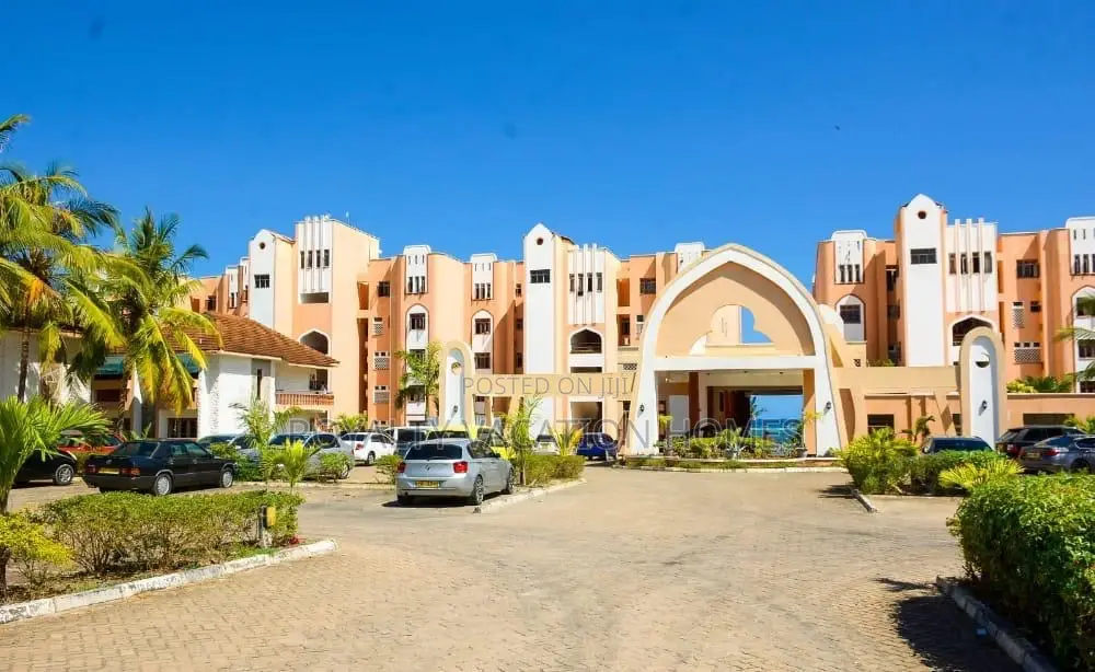 Mombasa Shanzu Beachfront 2-Bedroom Airbnb - Affordable Stay in Shanzu