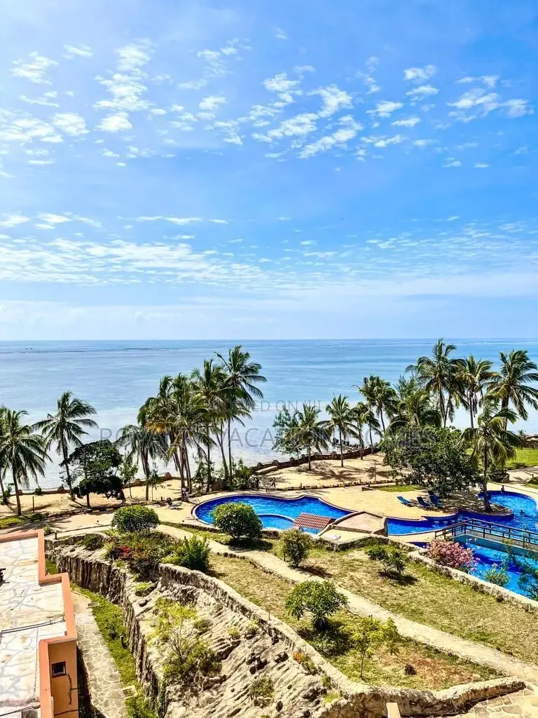 Mombasa Shanzu Beachfront 2-Bedroom Airbnb - Affordable Stay in Shanzu