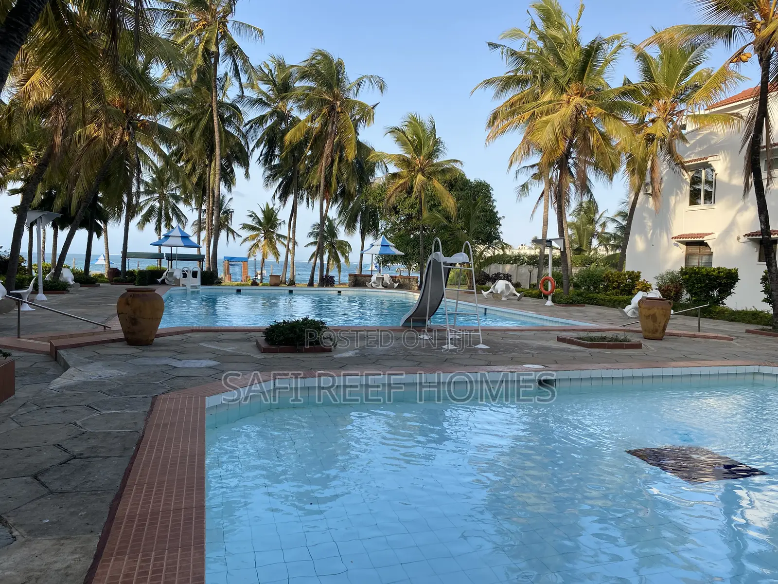 Fantastic and Beautiful 2 Bedroom on the Seafront to Let in Nyali