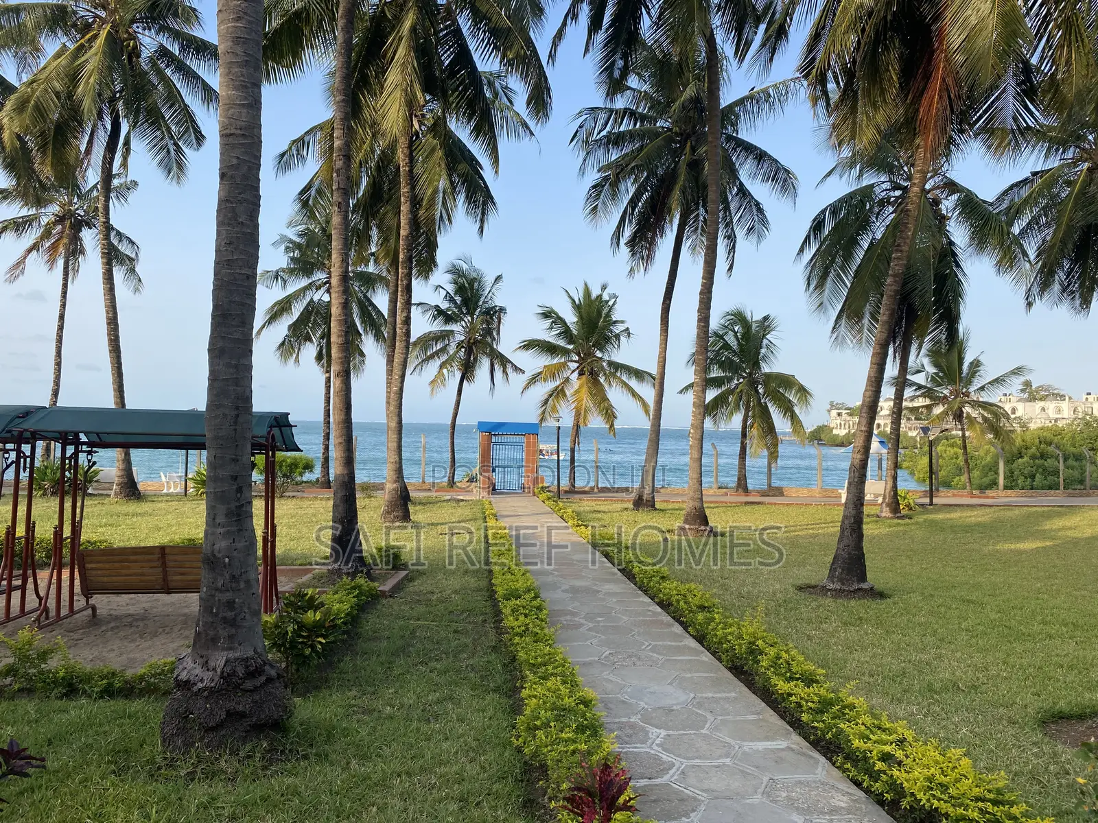 Fantastic and Beautiful 2 Bedroom on the Seafront to Let in Nyali