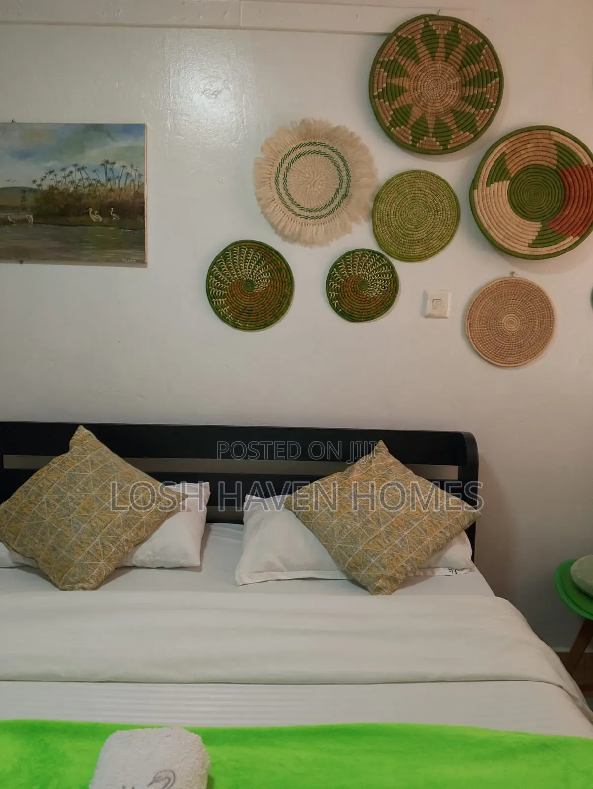 Elegant Lantern Green Studio Airbnb Along Thika Road (TRM) in Roysambu