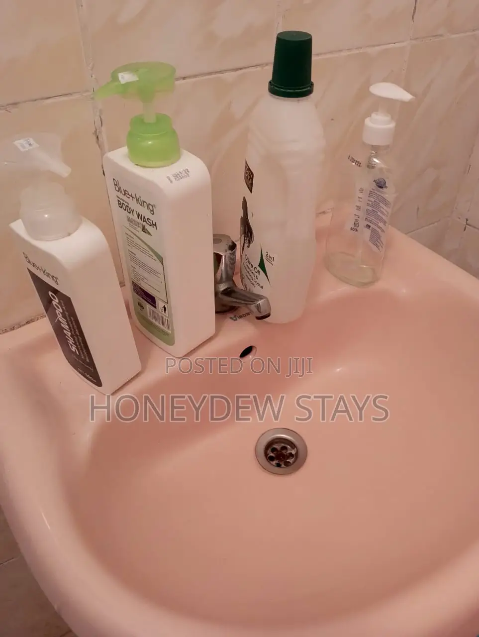 Stylish 1br Apartment at Acacia Court Behind Veteran Hospita in Katani