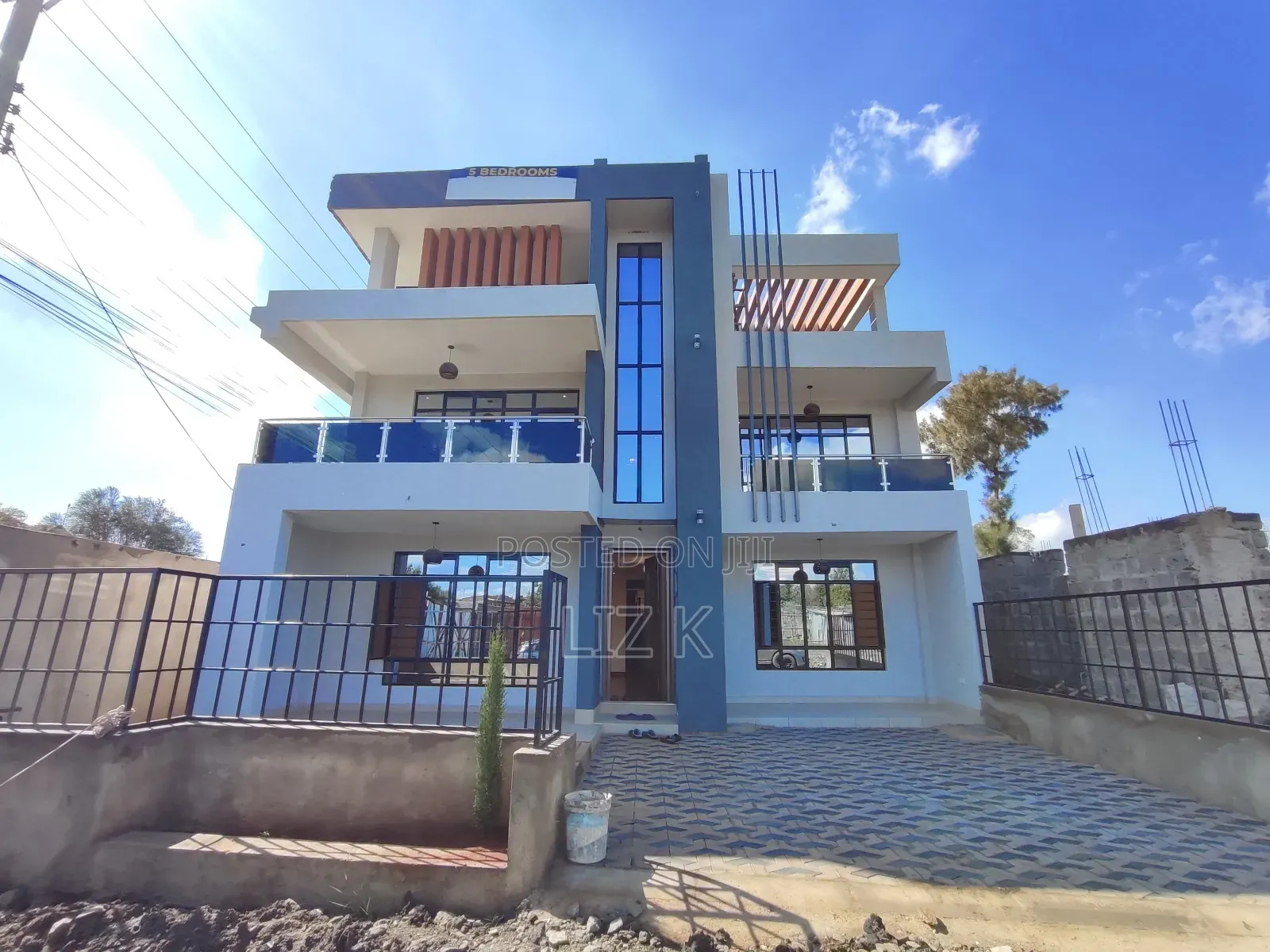 5bdrm Maisonette in Kamakis for sale in Kamakis