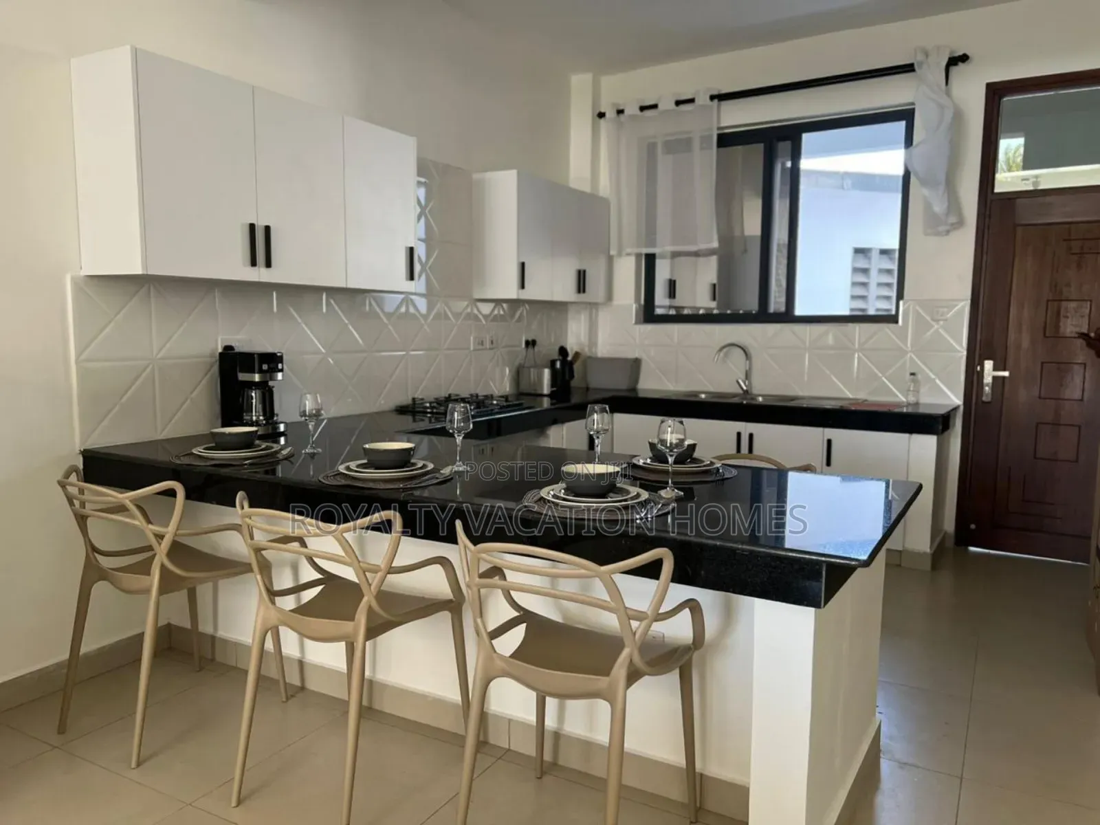 2bedroom Beachfront Apartment in Nyali in Nyali Mkomani
