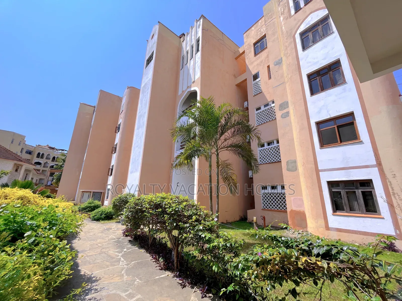3bedroom Beachfront Apartment in Shanzu, Mombasa. in Shanzu