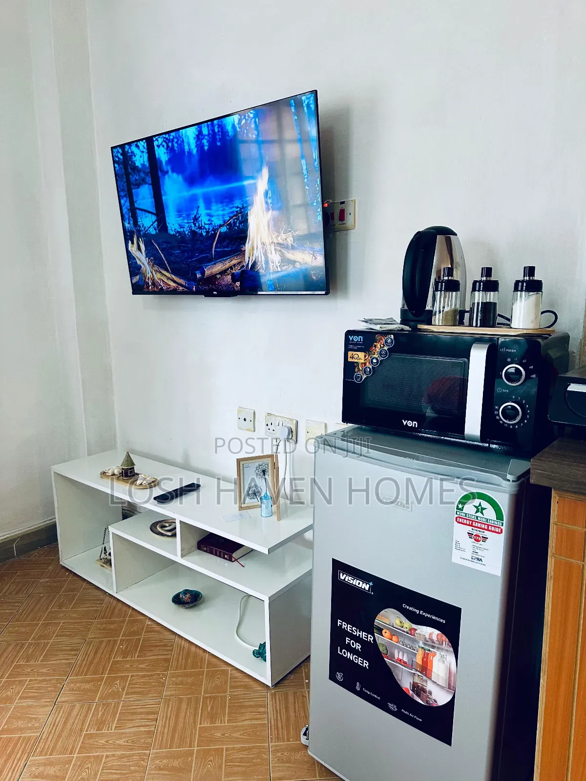 Midnight Blue Studio Airbnb,Trm Roysambu Along Thika Road in Roysambu
