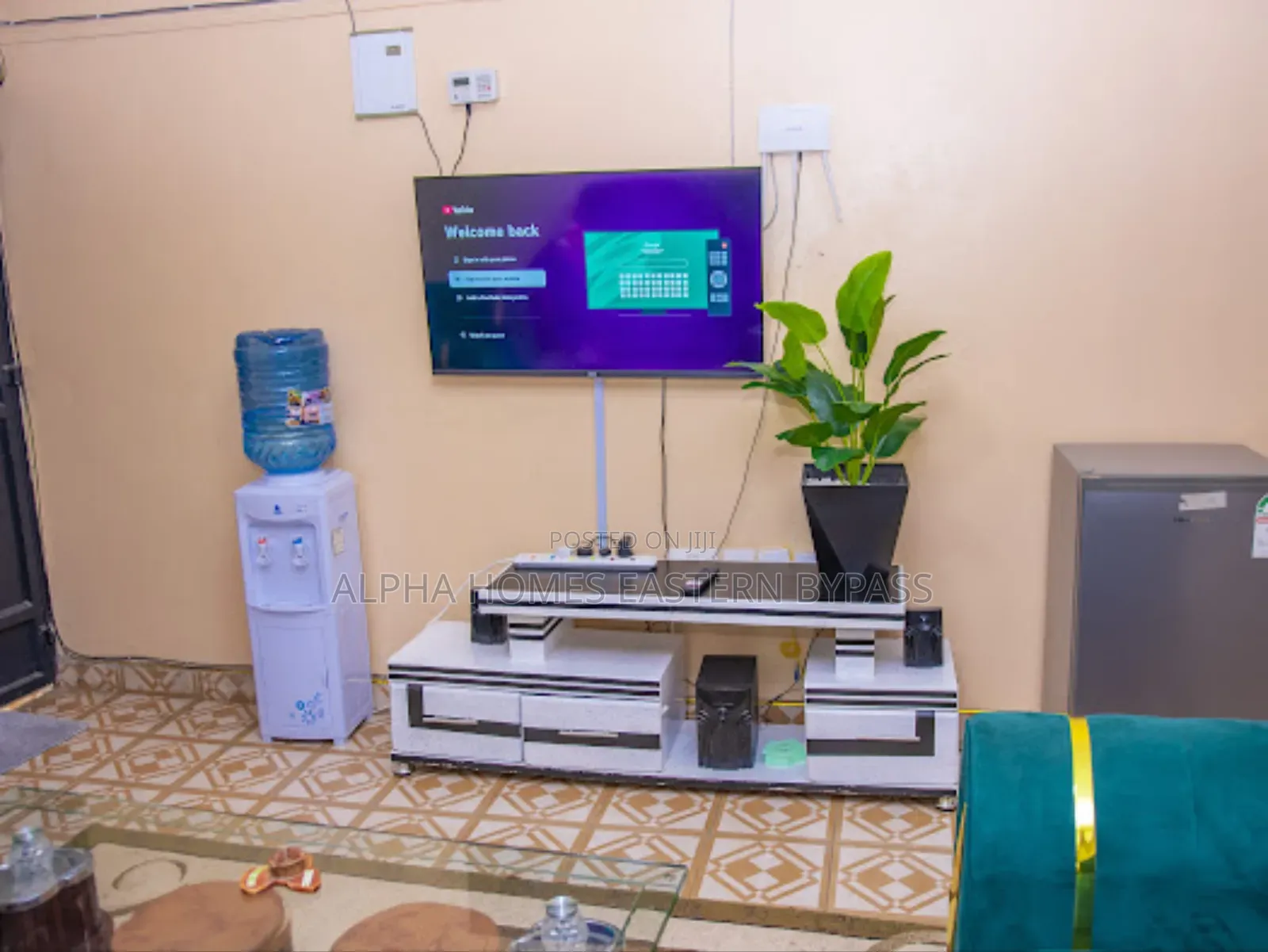Peaceful One-Bedroom Apartment – Perfect Business or Leisure in Kamakis