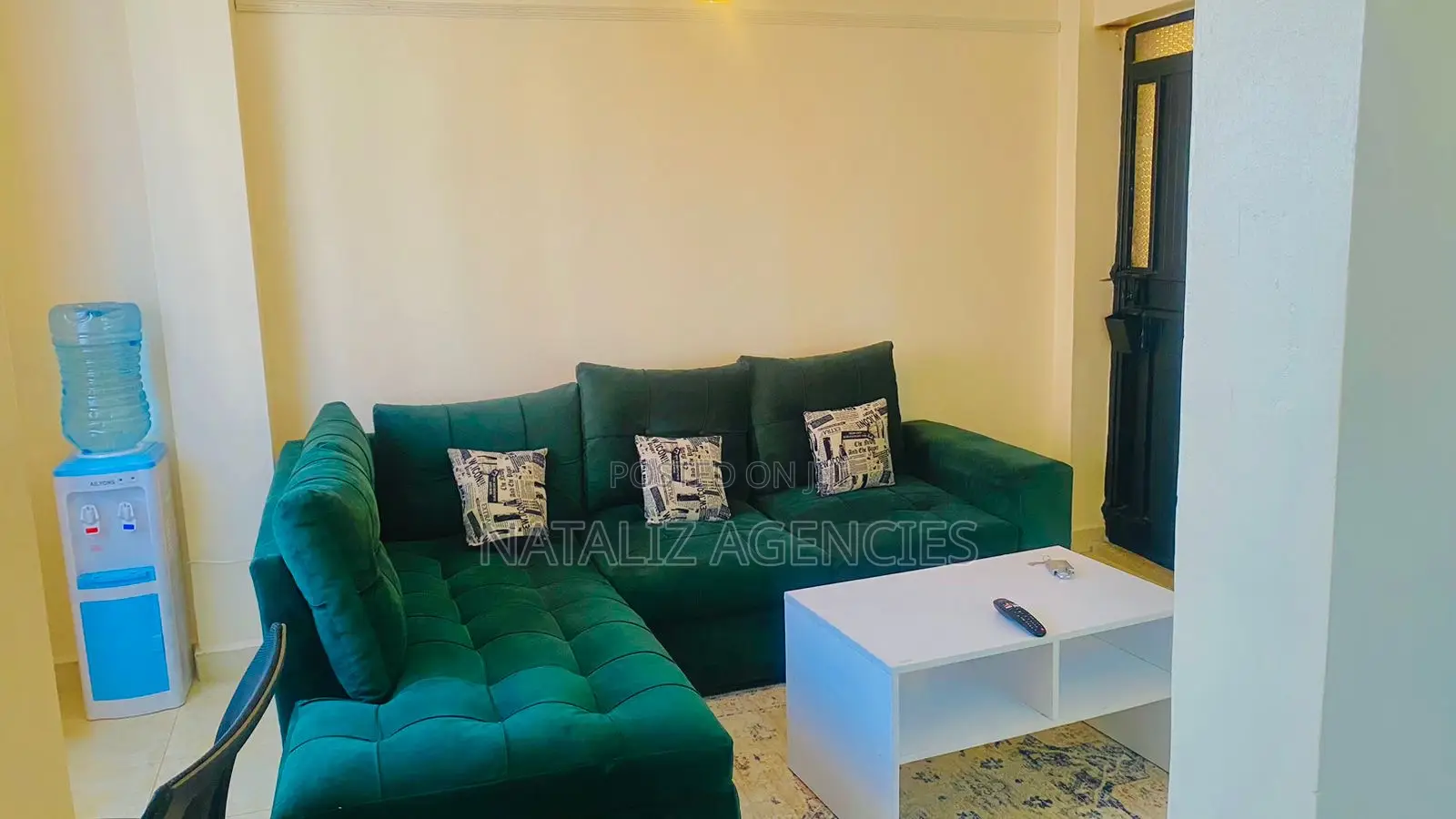 One Bedroom Airbnb in Utawala in Complex Utawala