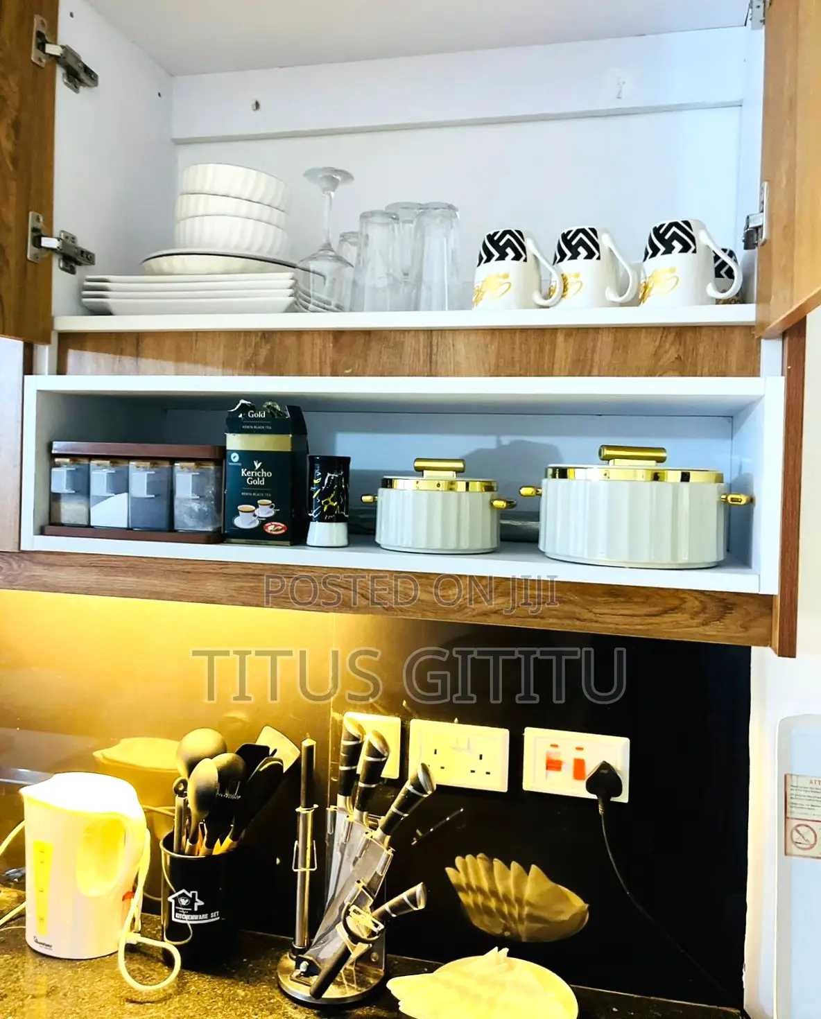 Stylish 2-Bedroom Airbnb in Roysambu King Beds, Netflix,Wifi Parking in Roysambu
