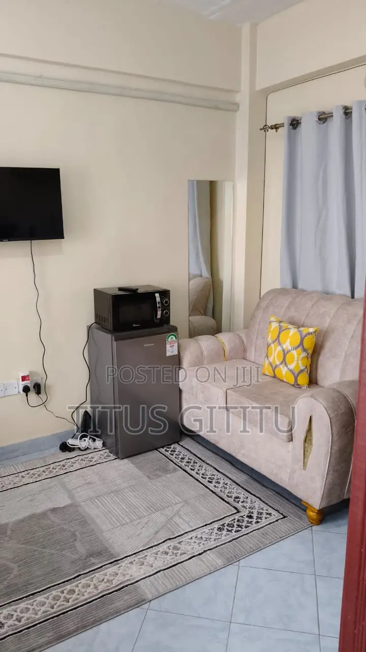 Studio Airbnb in Ngara, Along Thika Road | 5 Mins to CBD | Secure | in Ngara