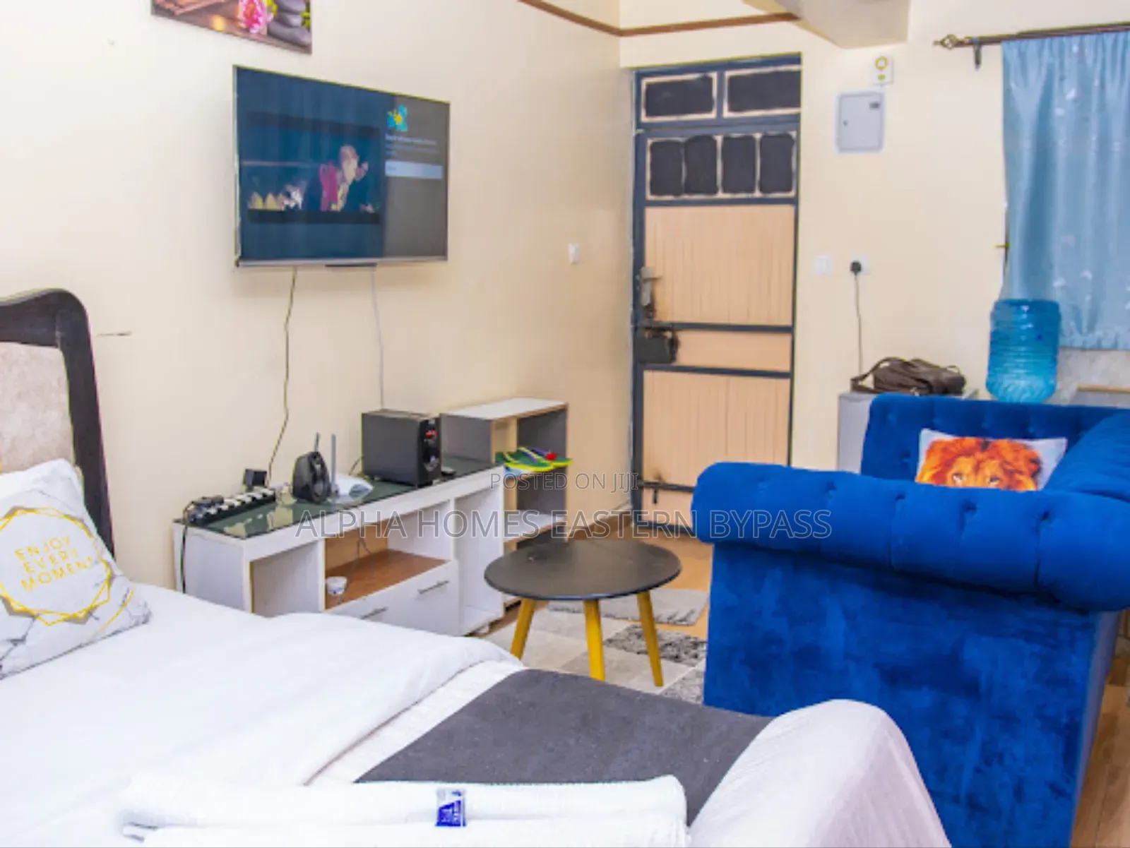 Chic Spacious Studio Along Eastern Bypass – Book Now in Kamakis