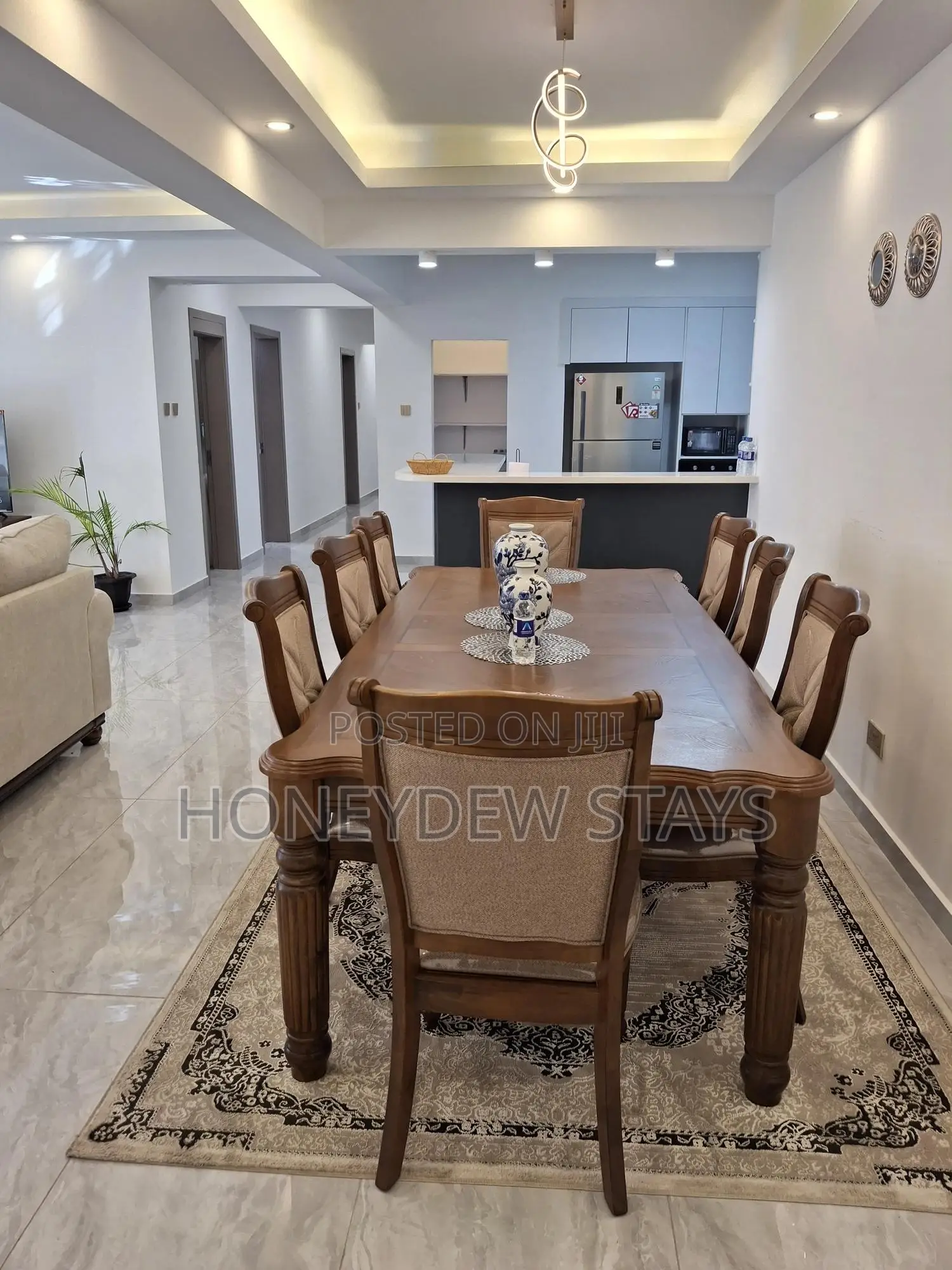 Royal Oaks Residency – Elegant 5br All en-Suite Airbnb in Lavington in Valley Arcade