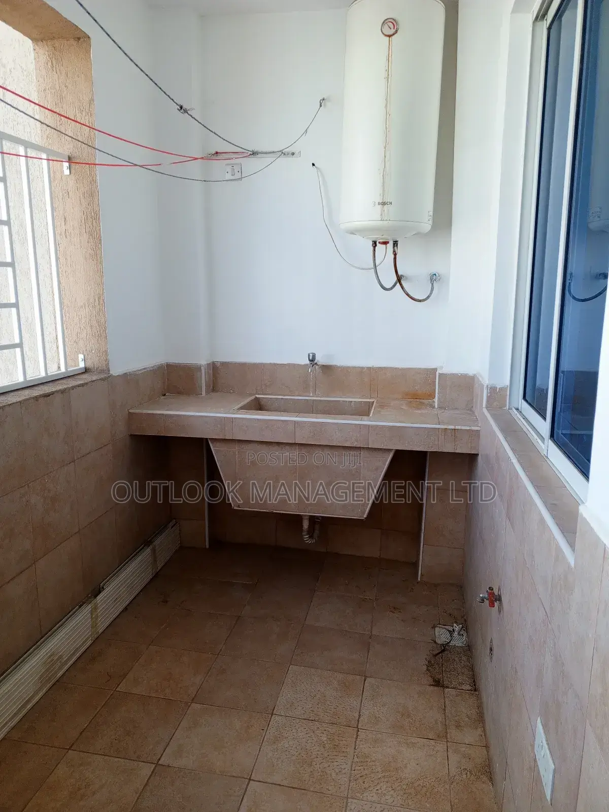 3 Bedroom Apartment Plus DSQ to Let in Kilimani in Kilimani