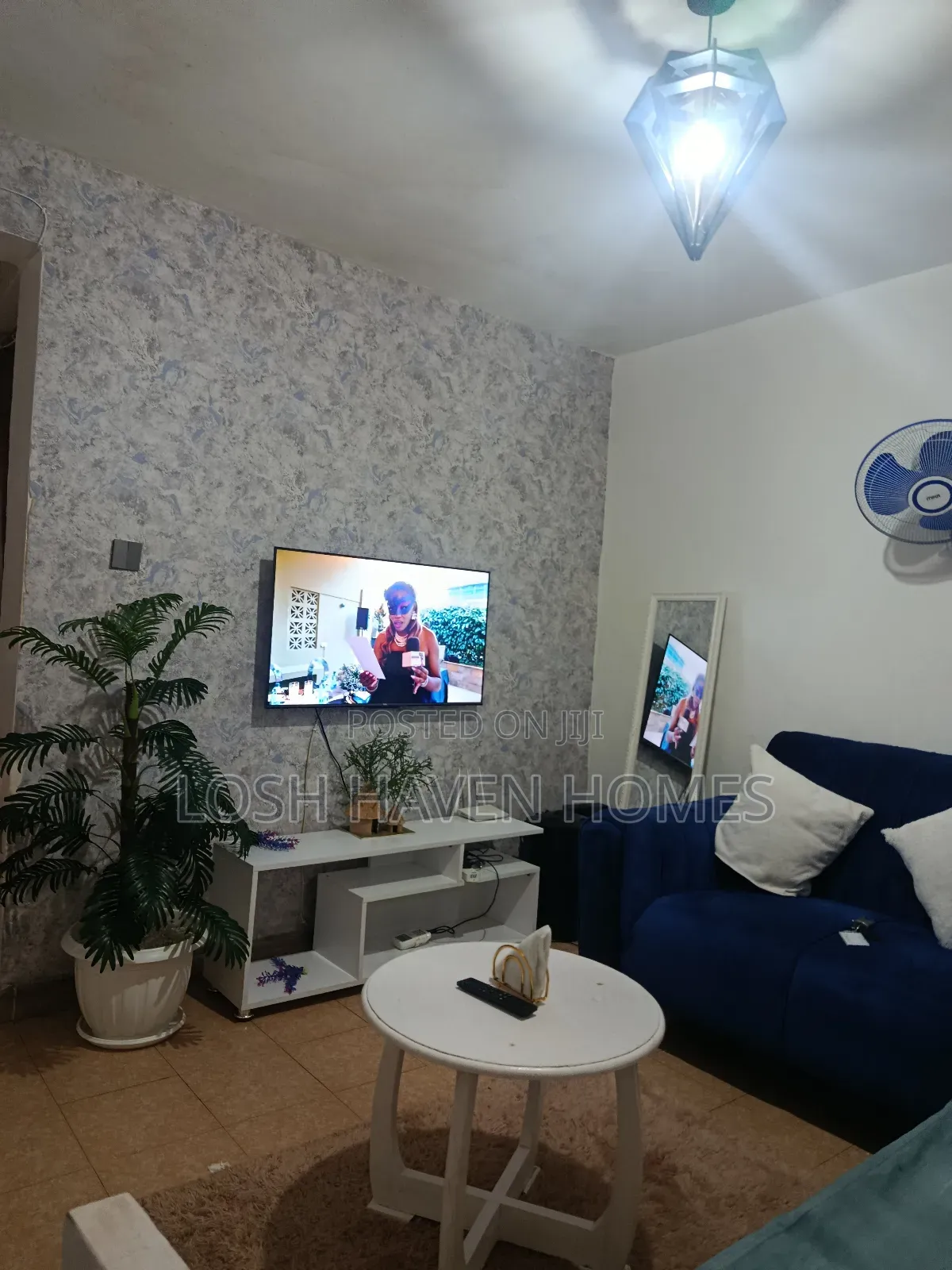 Affordable Modern One Bedroom Airbnb Roysambutrm Wifi,Netflix,Parking in Roysambu