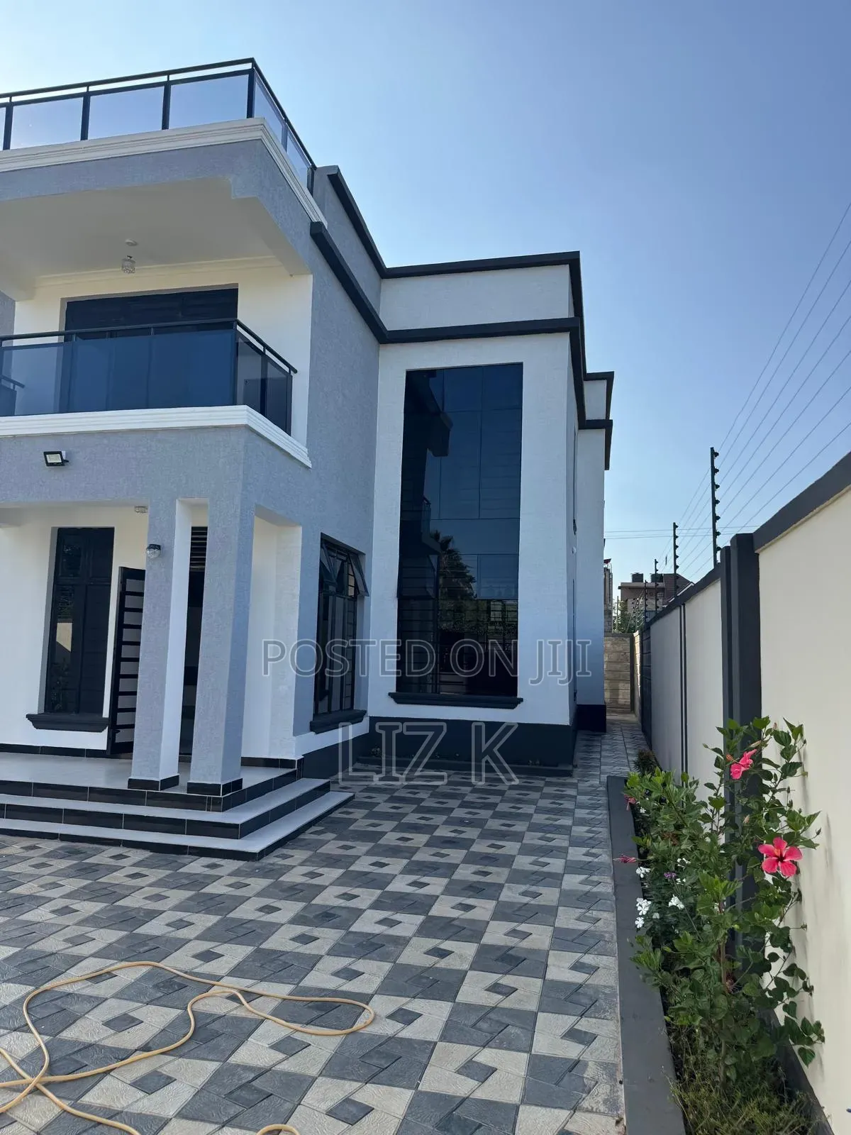 5bdrm Maisonette in Kamakis for sale in Kamakis