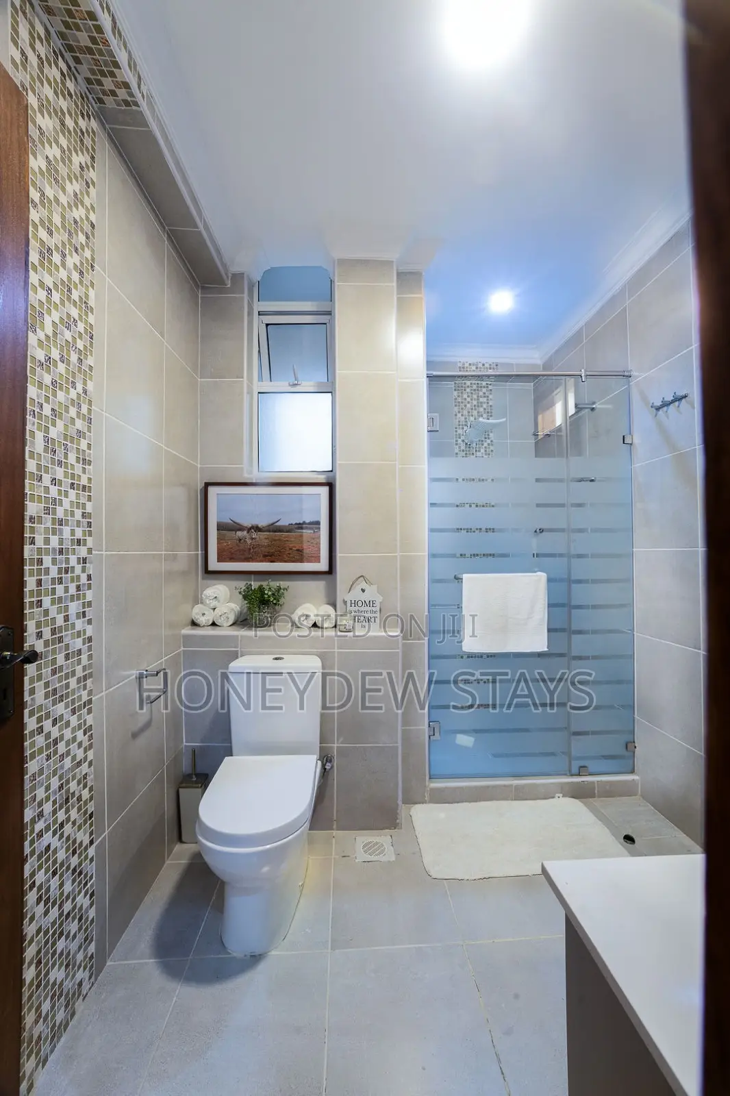 Tastefully Furnished 4br Apartment in Sydney Residence, Parklands in Parklands/Highridge