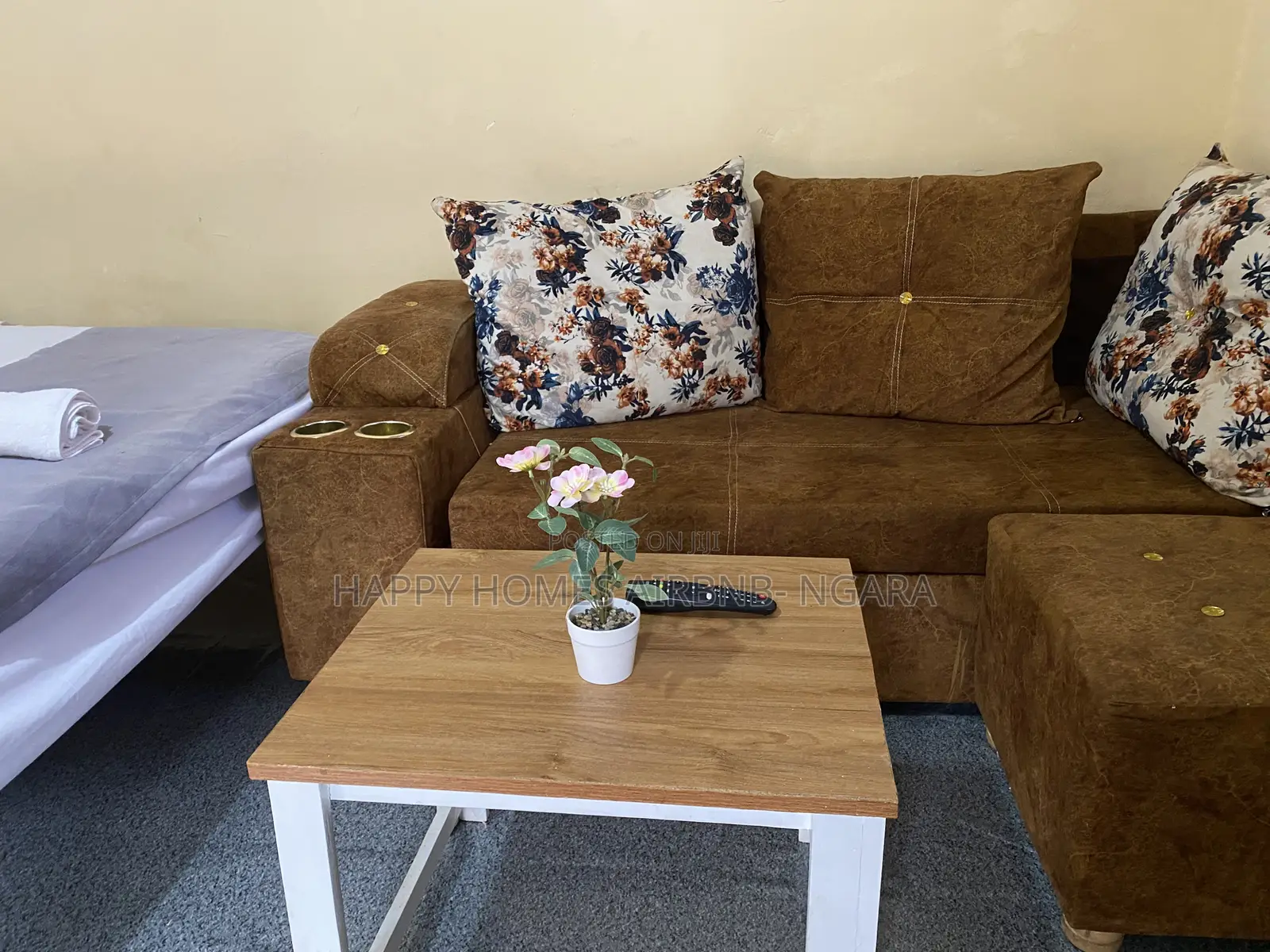 Executive Studios - Dagoret- Kikuyu Road at 2000 in Market Dagoretti
