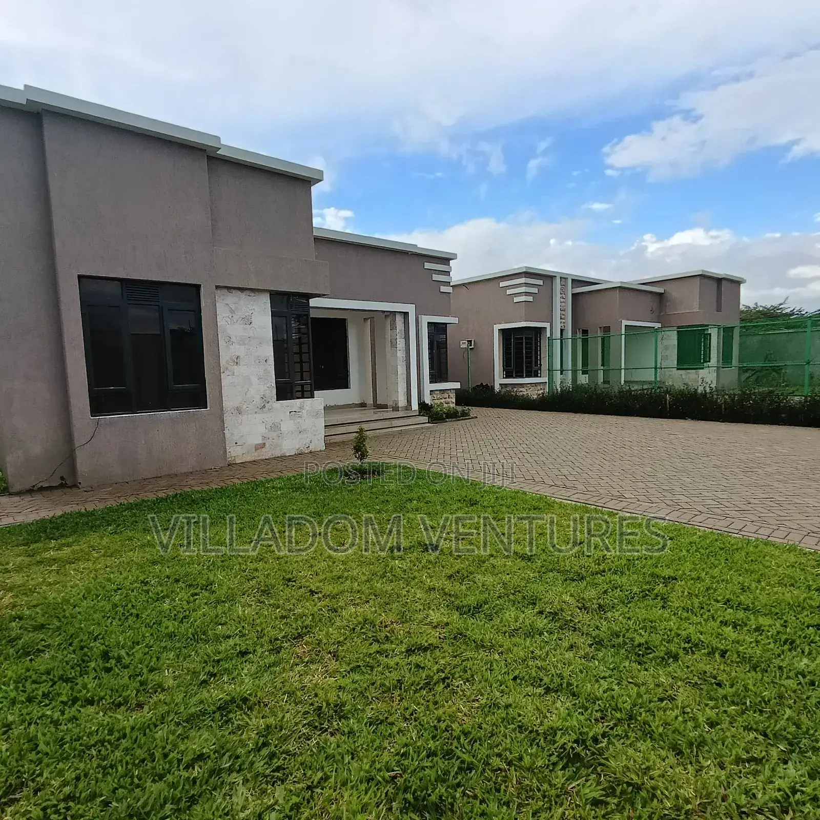 3bdrm Townhouse/Terrace in Nakuru Town East for sale in Nakuru Town East