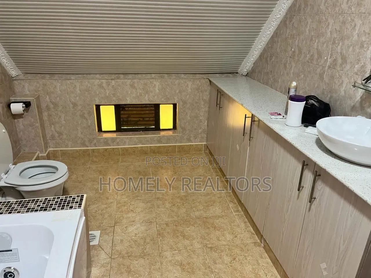 4bdrm Maisonette in Kerarapon Drive for sale in Kerarapon