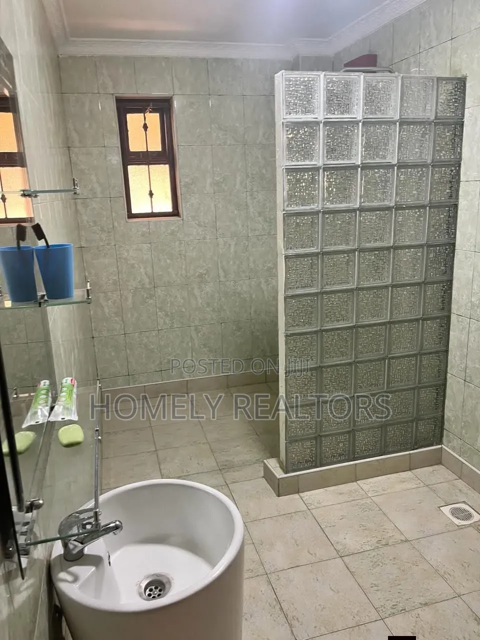 4bdrm Maisonette in Kerarapon Drive for sale in Kerarapon