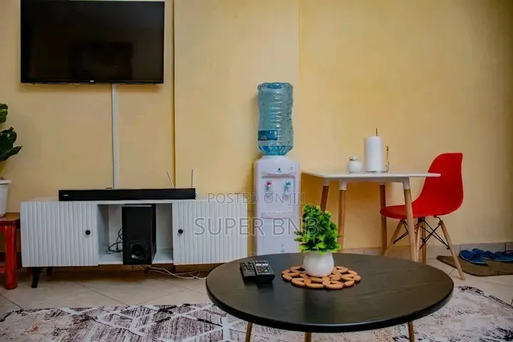 Studio and 1 Bedroom Airbnb in Oj Membley Along the Eastern Bypass. in Old Junction