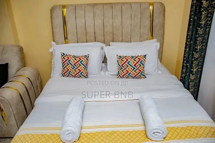 Studio and 1 Bedroom Airbnb in Oj Membley Along the Eastern Bypass. in Old Junction