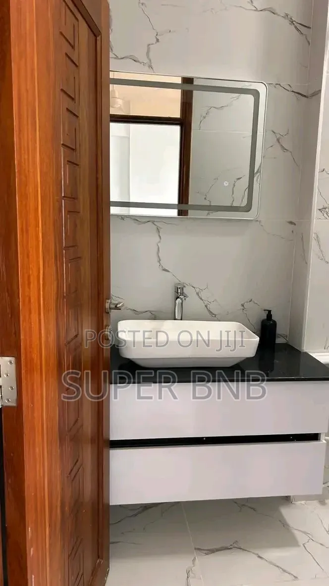 Stunning 1 Bedroom Airbnb Apartment in Westlands Nairobi Sarit Centre in Gigiri