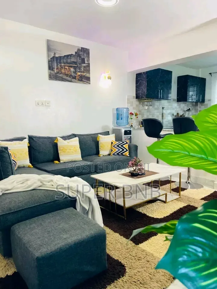 2 Bedroom Airbnb in Membly or a Comfortable 1 Bedroom Eastern Bypass in Membley Estate