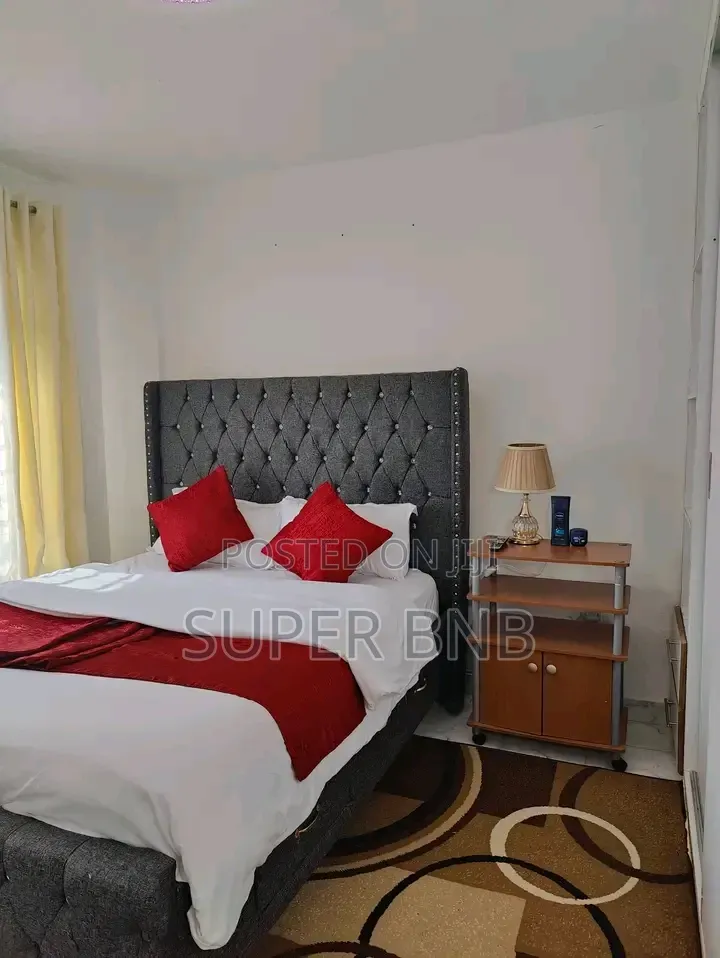 2 Bedroom Airbnb in Membly or a Comfortable 1 Bedroom Eastern Bypass in Membley Estate