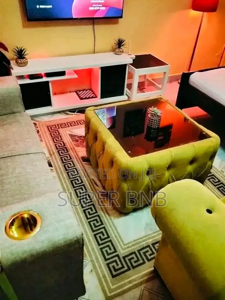 Studio Airbnb Donholm Phase8 Opposite Greenspan Mall in Greenspan