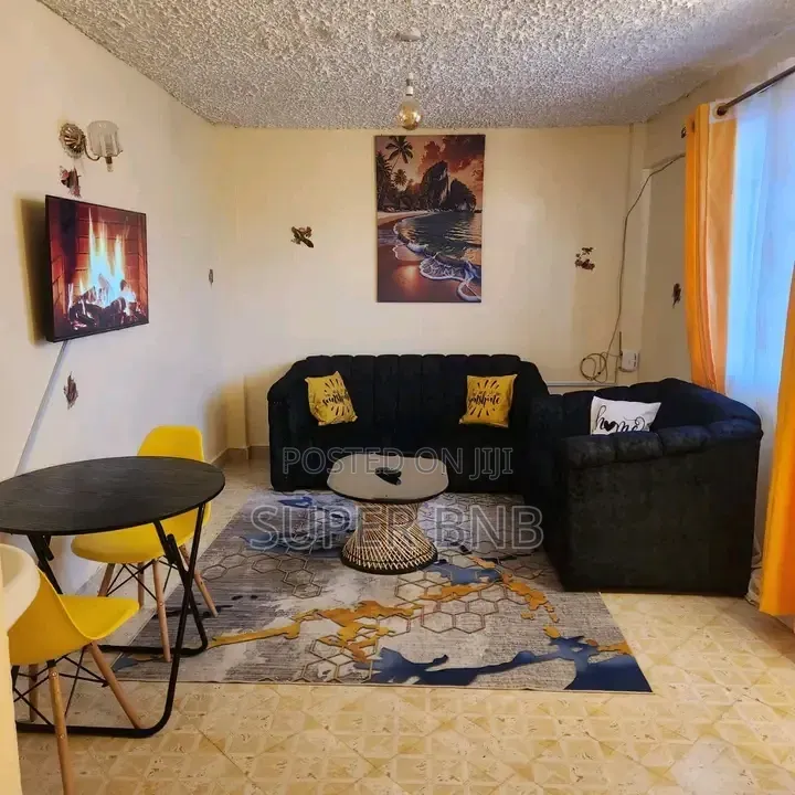 Two Bedroom Airbnb Business Unit With in Lake View