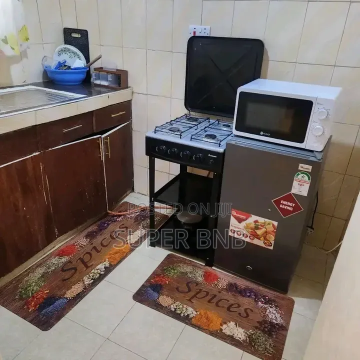 Two Bedroom Airbnb Business Unit With in Lake View