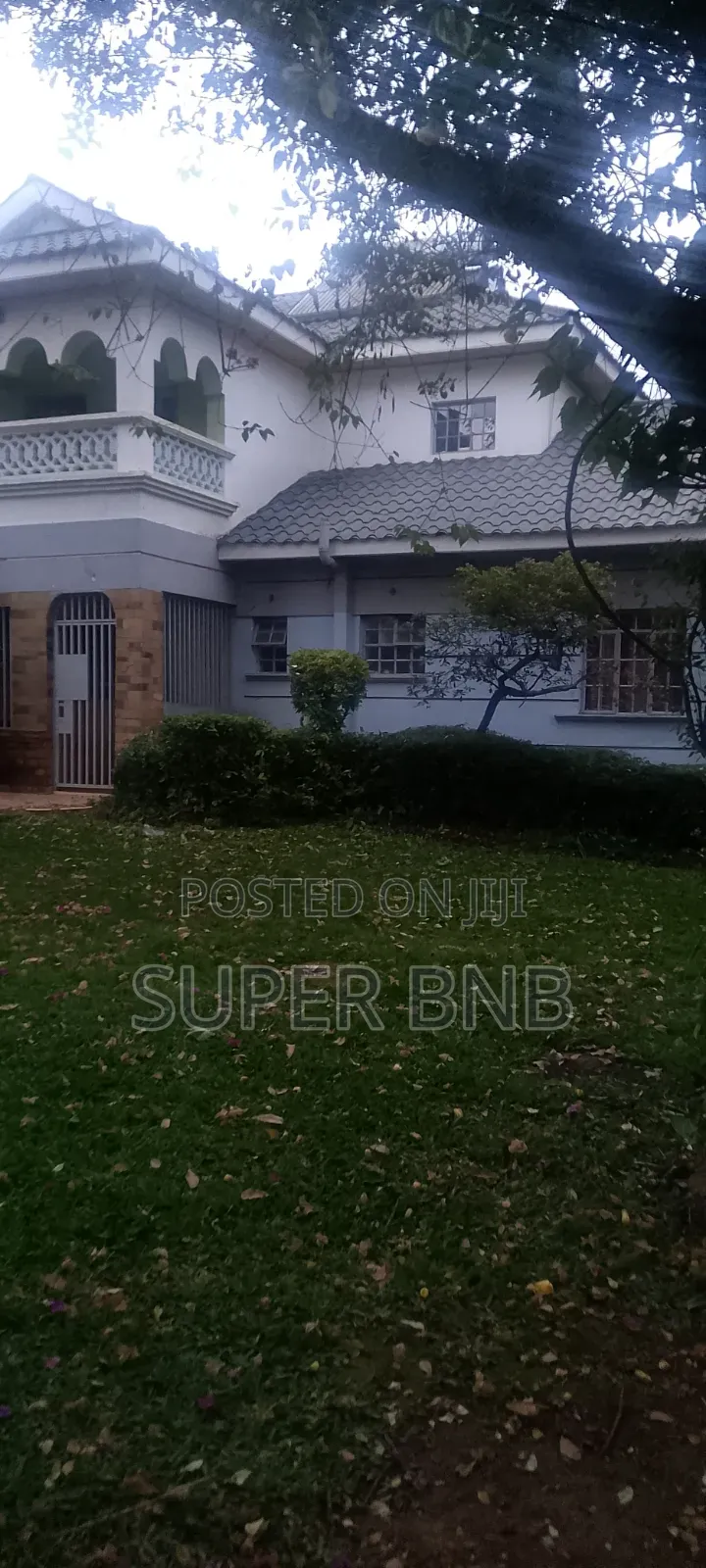 4 Bedroom Own Compound Airbnb For Partying Wedding Babyshower in Ruaka