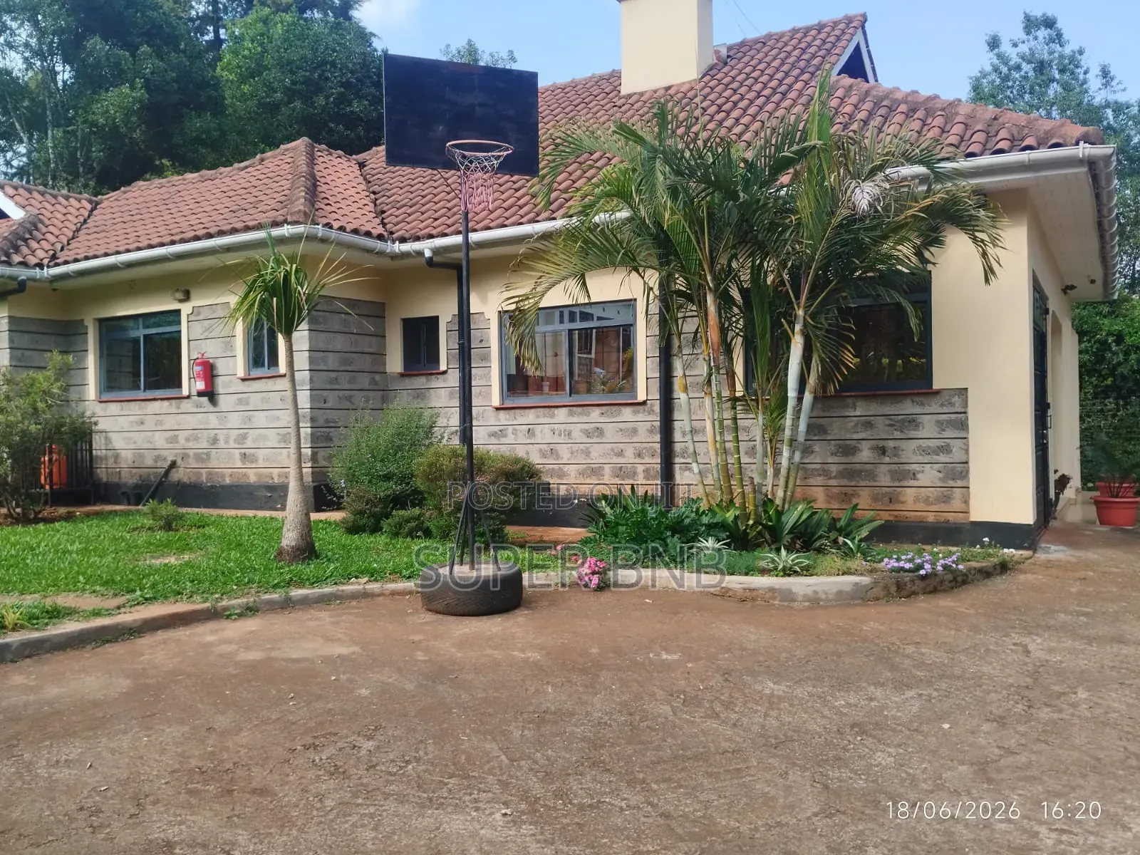 Modern Furnished 4 Bedroom for Partying Wedding Arrangements in Nairobi Central