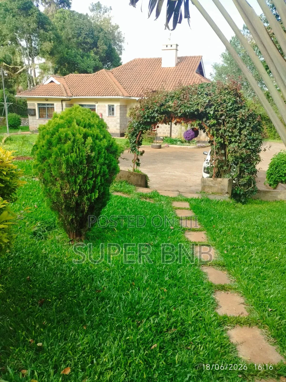 Modern Furnished 4 Bedroom for Partying Wedding Arrangements in Nairobi Central