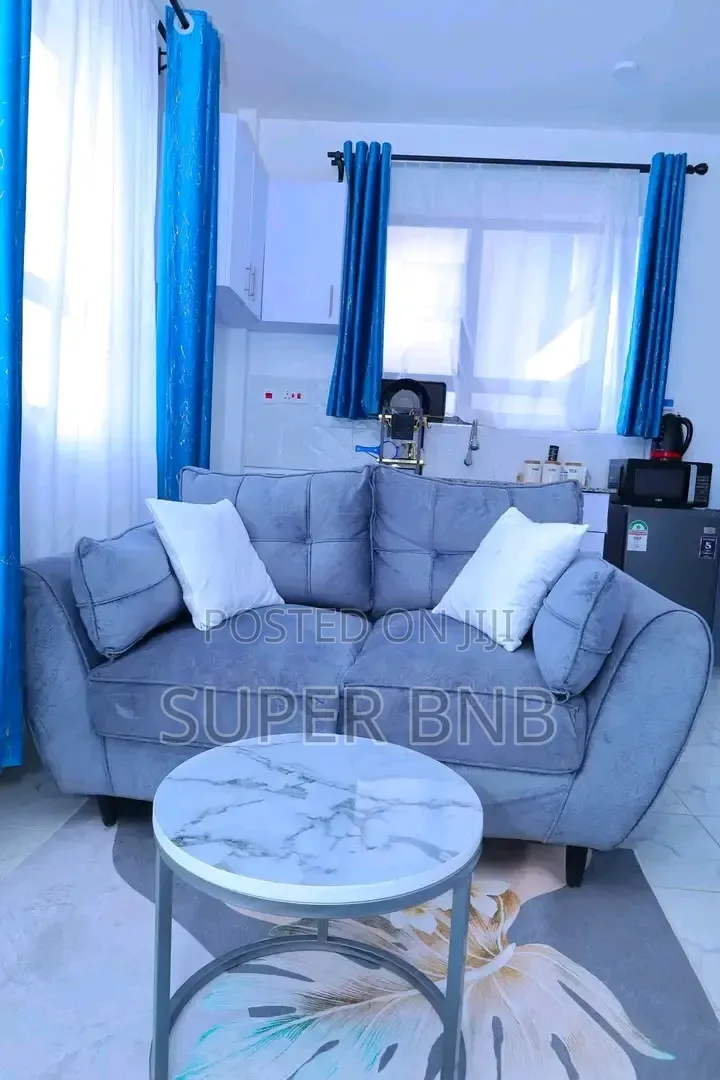 Studio Airbnb at Membley Opposite Magunas Supermarket in Membley Estate