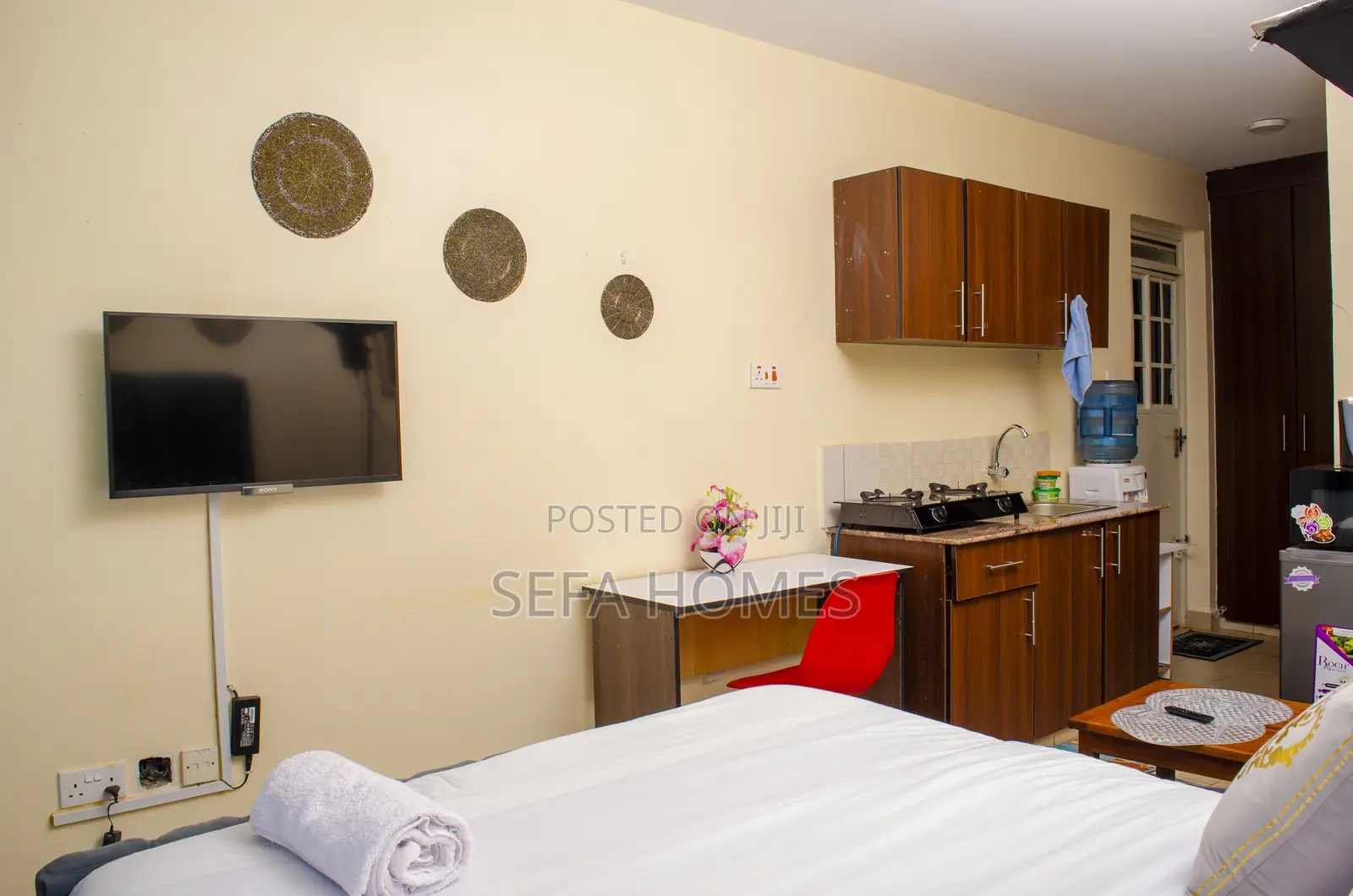 Beautifully Furnished Studio Airbnb Ruaka Town in Ruaka