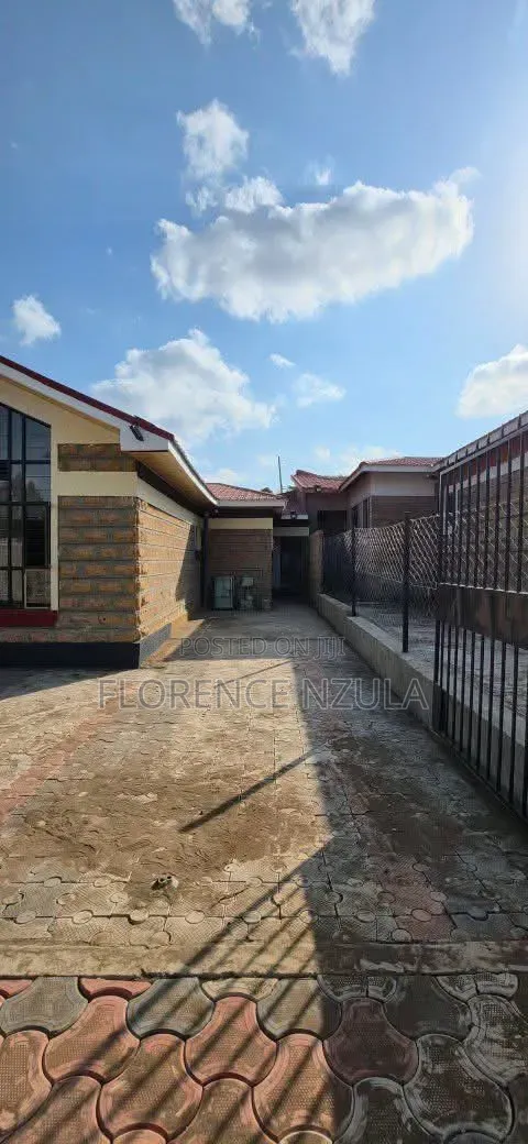 4bdrm Bungalow in Matasia for sale in Matasia