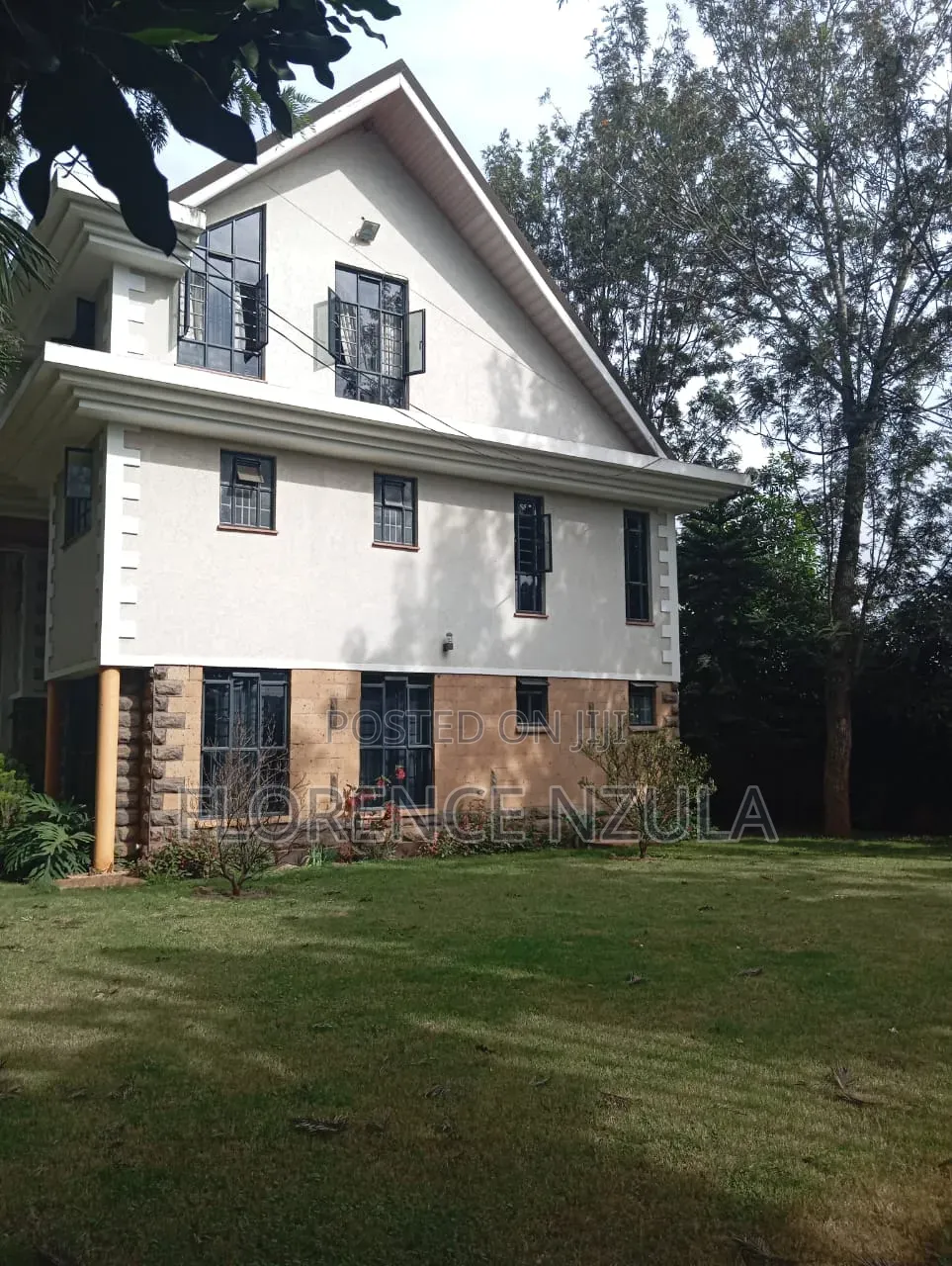 5bdrm Mansion in Kerarapon for sale in Kerarapon
