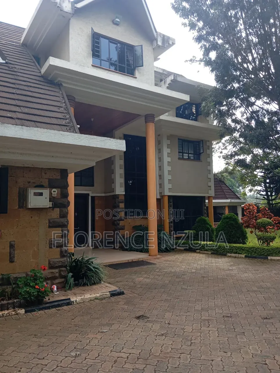 5bdrm Mansion in Kerarapon for sale in Kerarapon