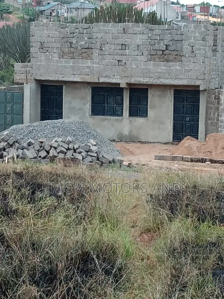 Spacious Plots Available for Sale: Find Your Dream Home in Parklands/Highridge