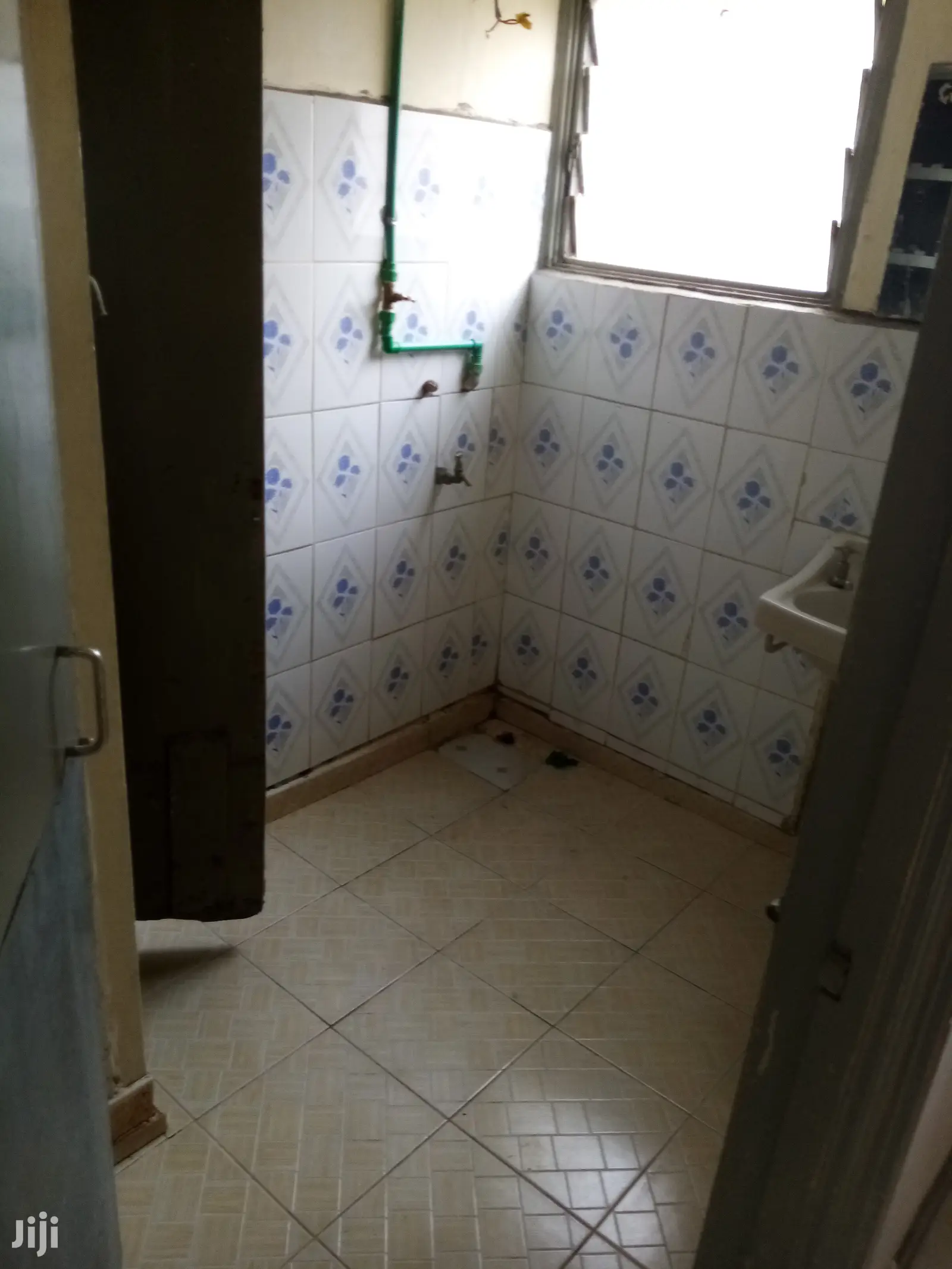 Spacious 3-Bedroom House in Buruburu: For Sale Now! in Harambee